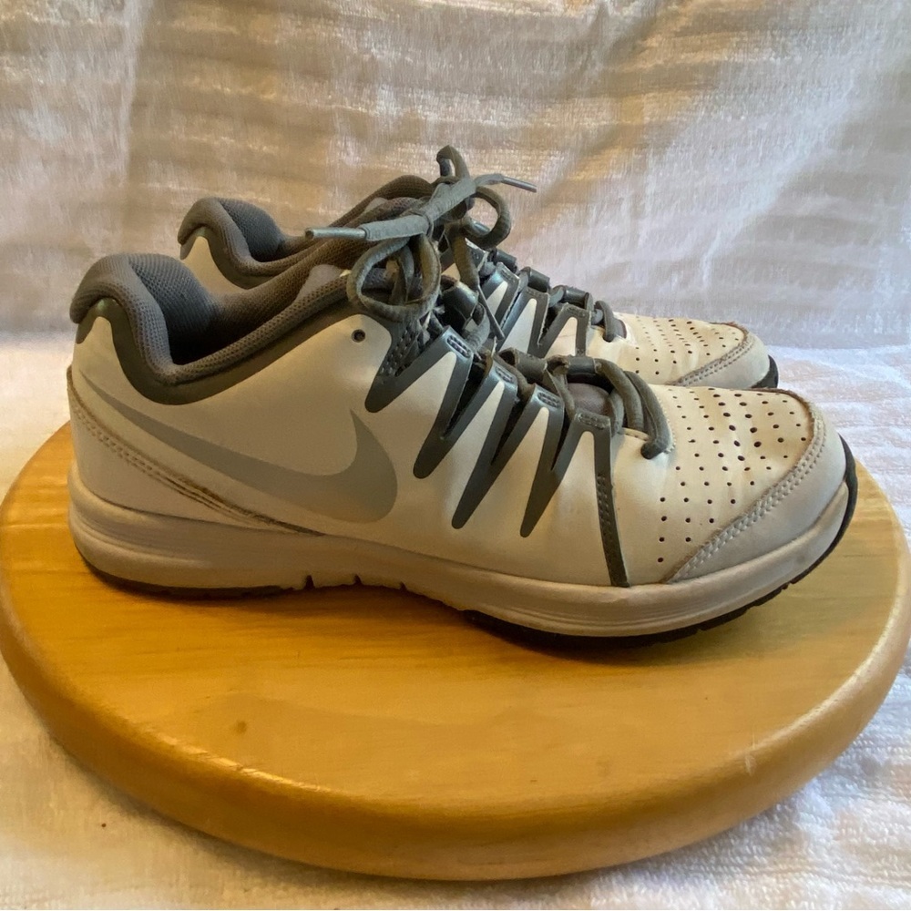 Nike White Sneakers with Breathable Mesh and Cushioned Sole Womens Size 7 Shoes